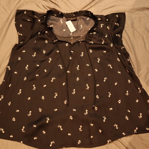 Lane Bryant Floral Flutter Sleeve Top – Black/White – Size 22/24 (3X) – NWT - Picture 1 of 7